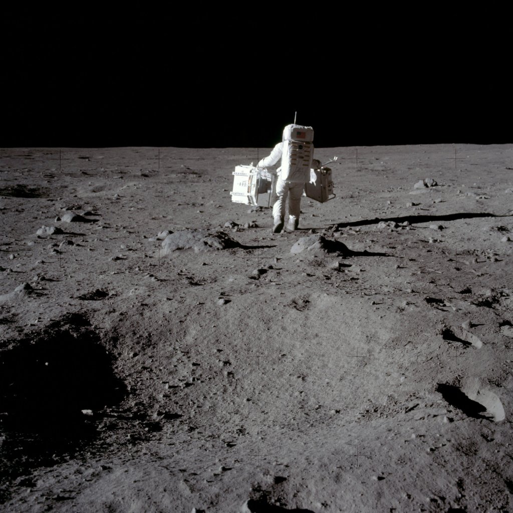 астронафт на луне